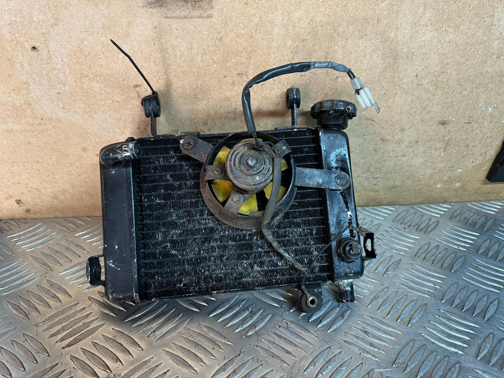 Honda CBR125R Radiator With Cooling Fan + Coolant Cap 2005 CBR 125