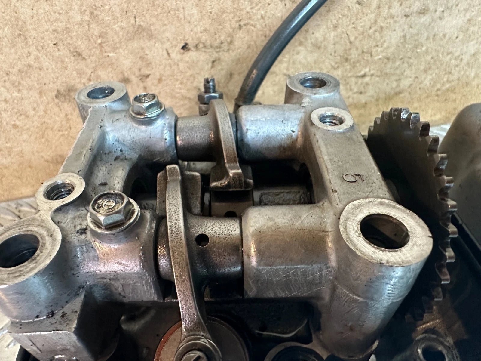 Honda CBR125R Cylinder Head + Camshaft + Bolts + Cover Carb Model 2005 CBR 125