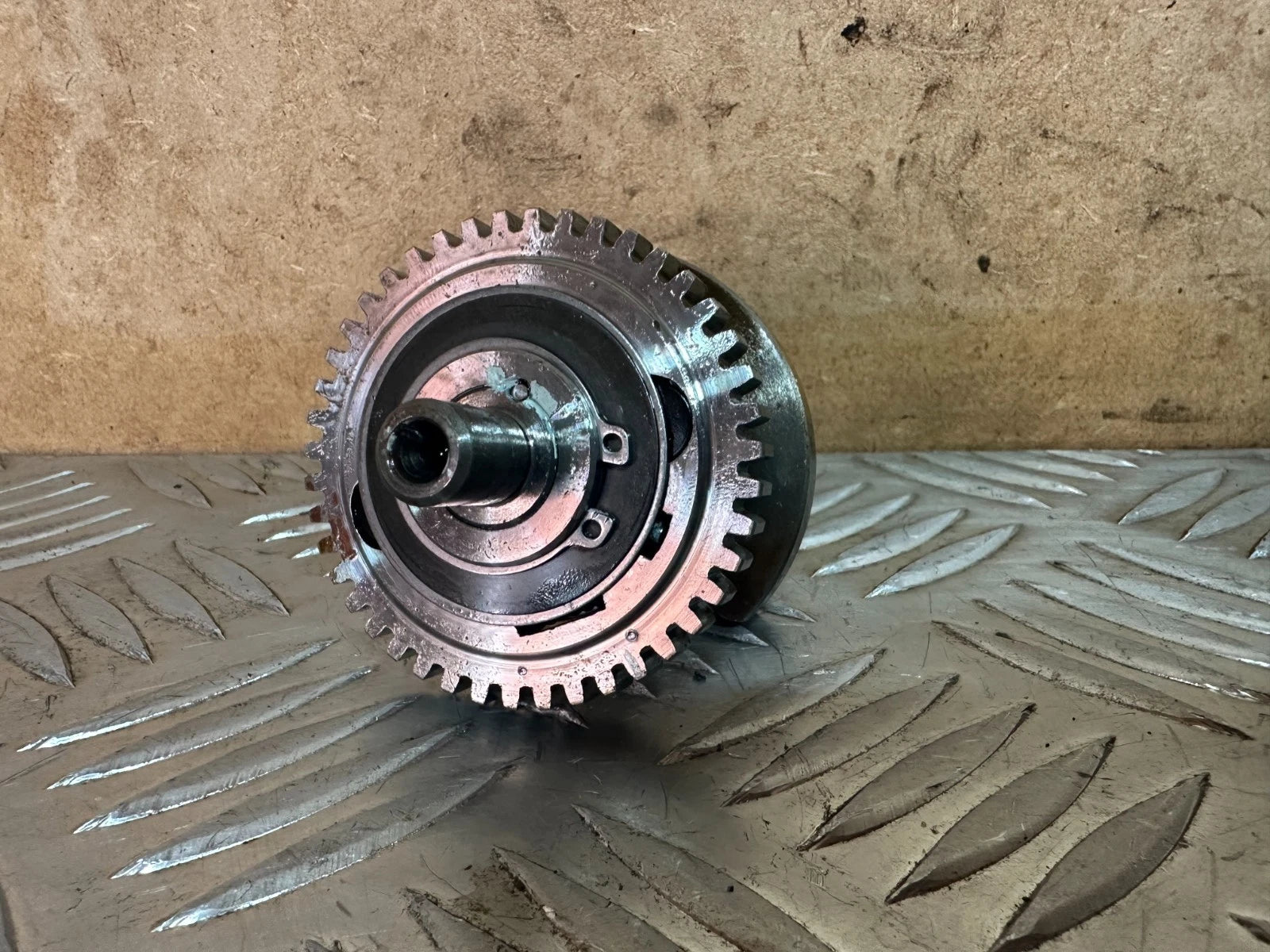 Honda CBR125R Counterbalance shaft Crankshaft Counter Balancer Gear 2005 CBR 125