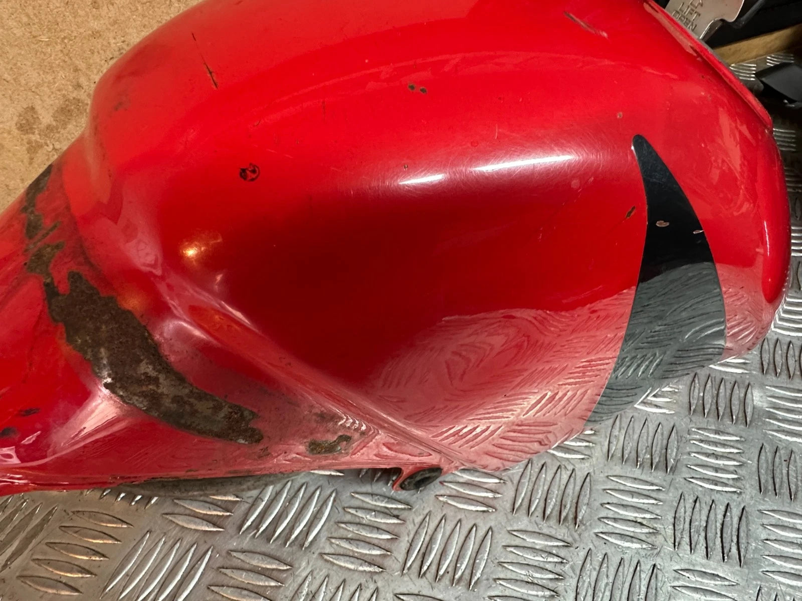 Honda CBR125R Petrol Fuel Gas Tank With Tap Cap & Key + Sender Unit 2005 CBR 125