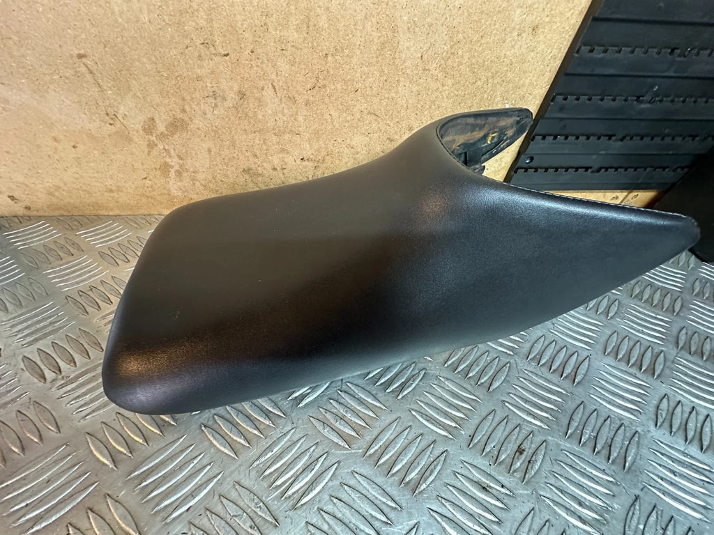 Honda CBR125R  Riders Seat Complete In Excellent Condition 2005 CBR 125