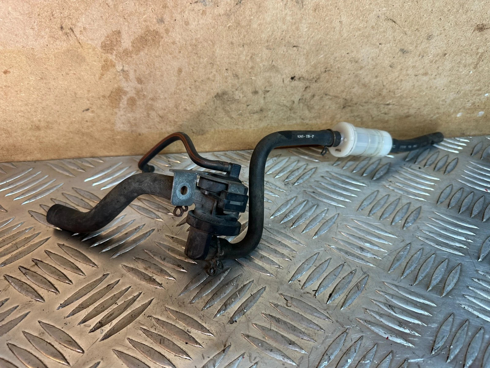 Honda CBR125R Vacuum Valve With Pipes Purge Control Valve Unit 2005 CBR 125