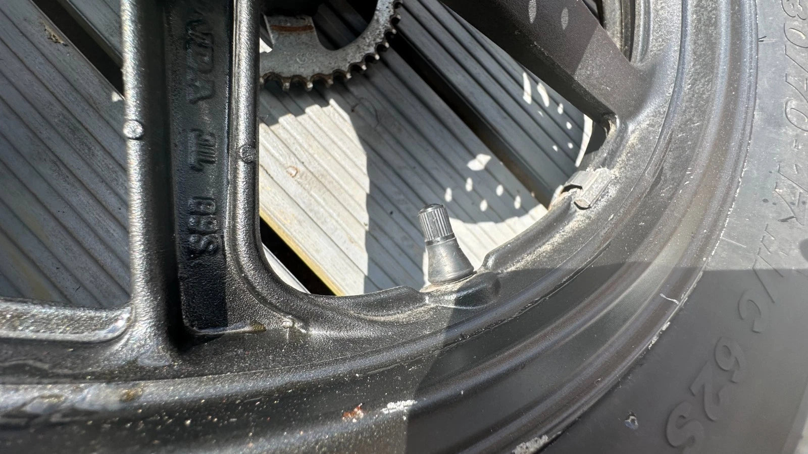 Honda CBR125R Rear Wheel With Sprocket Carrier Disc & Spacers Carb 2005 CBR 125