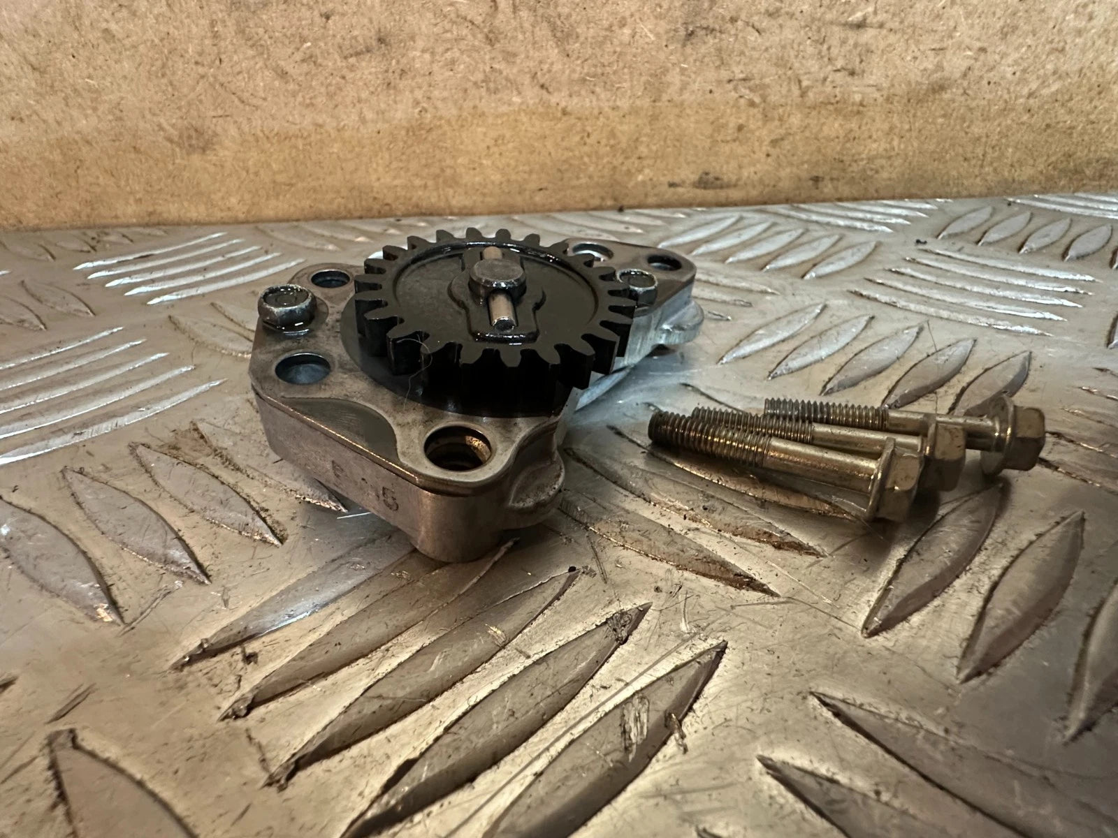 Honda CBR125R Oil Pump & Drive Gear Carb Model CBR125 2005 CBR 125