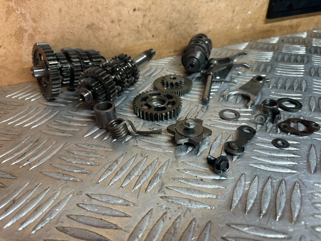 Honda CBR125R Gearbox Complete With Selector Drum & Forks CBR125 2005 CBR 125