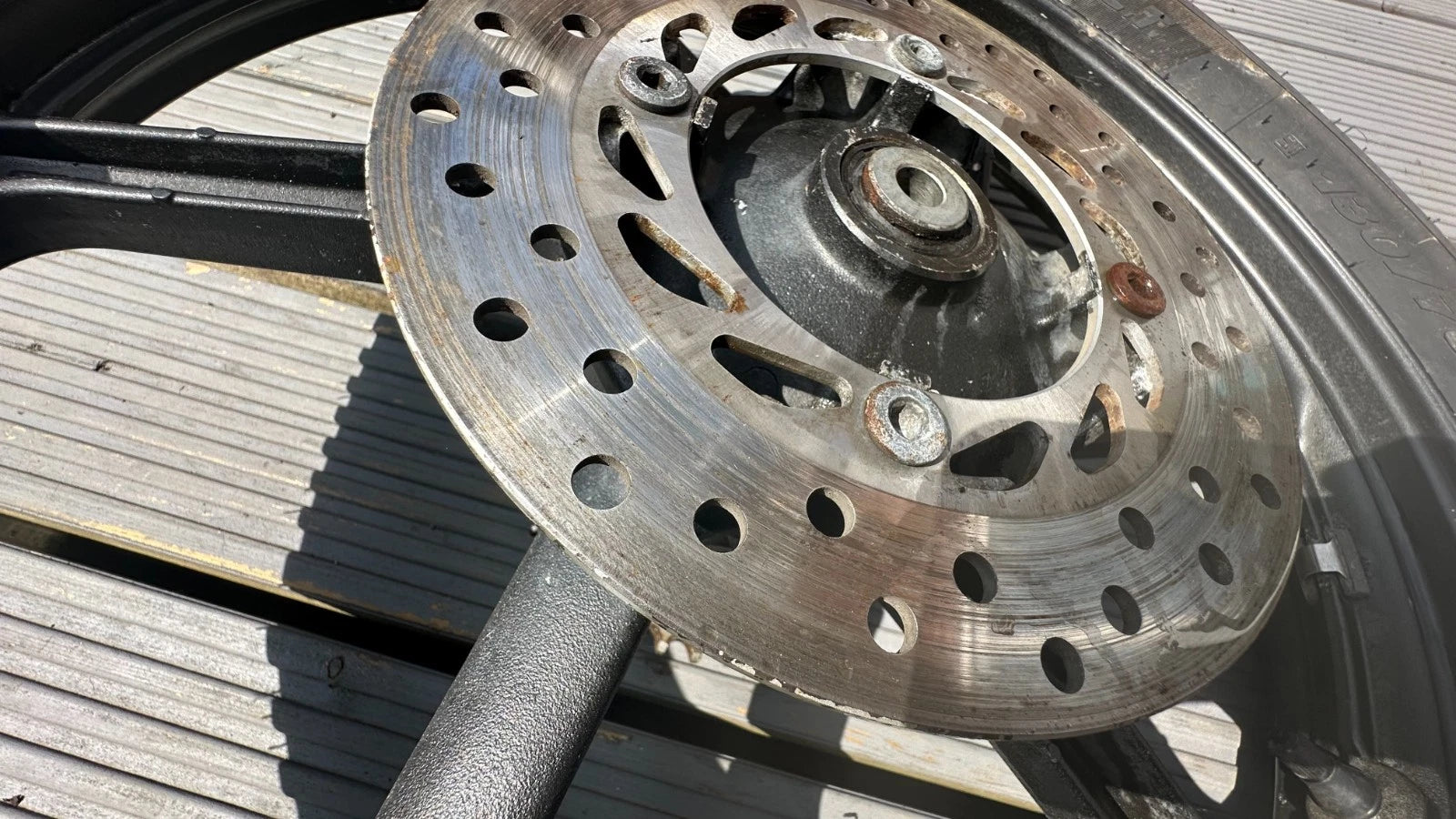 Honda CBR125R Rear Wheel With Sprocket Carrier Disc & Spacers Carb 2005 CBR 125
