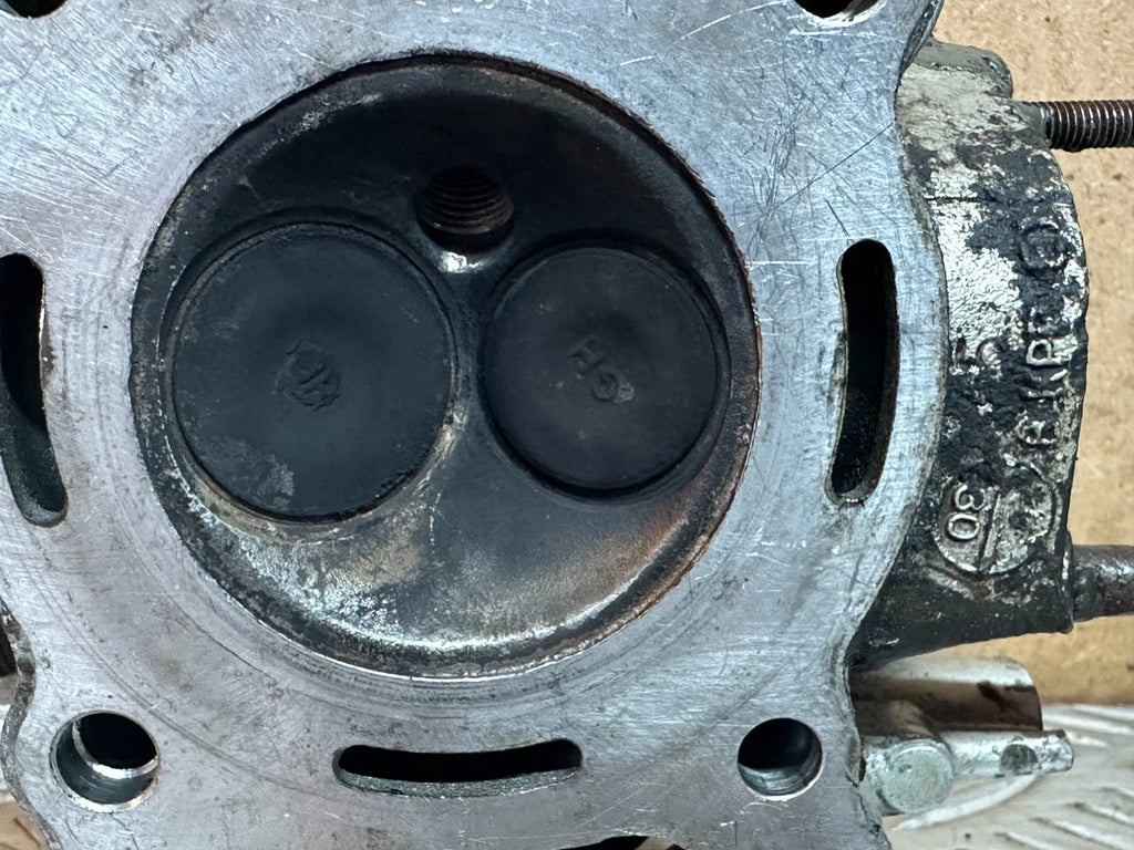 Honda CBR125R Cylinder Head + Camshaft + Bolts + Cover Carb Model 2005 CBR 125