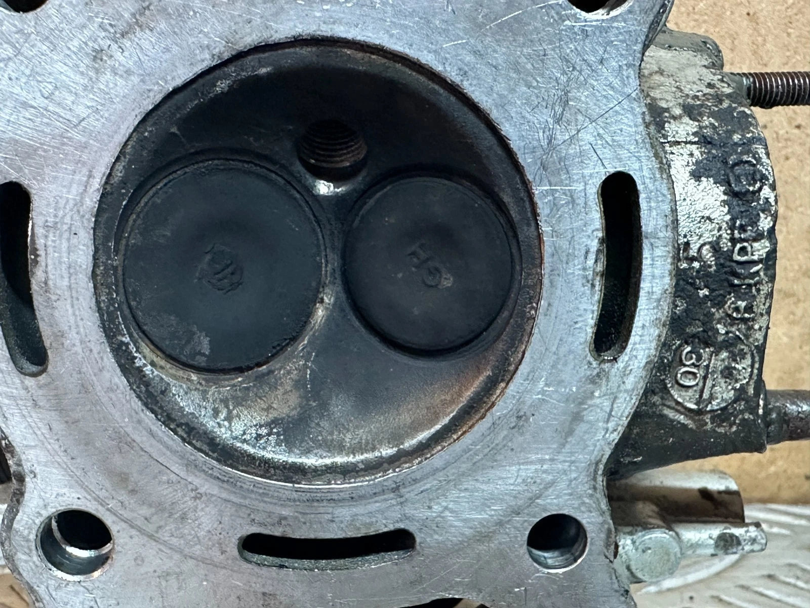 Honda CBR125R Cylinder Head + Camshaft + Bolts + Cover Carb Model 2005 CBR 125