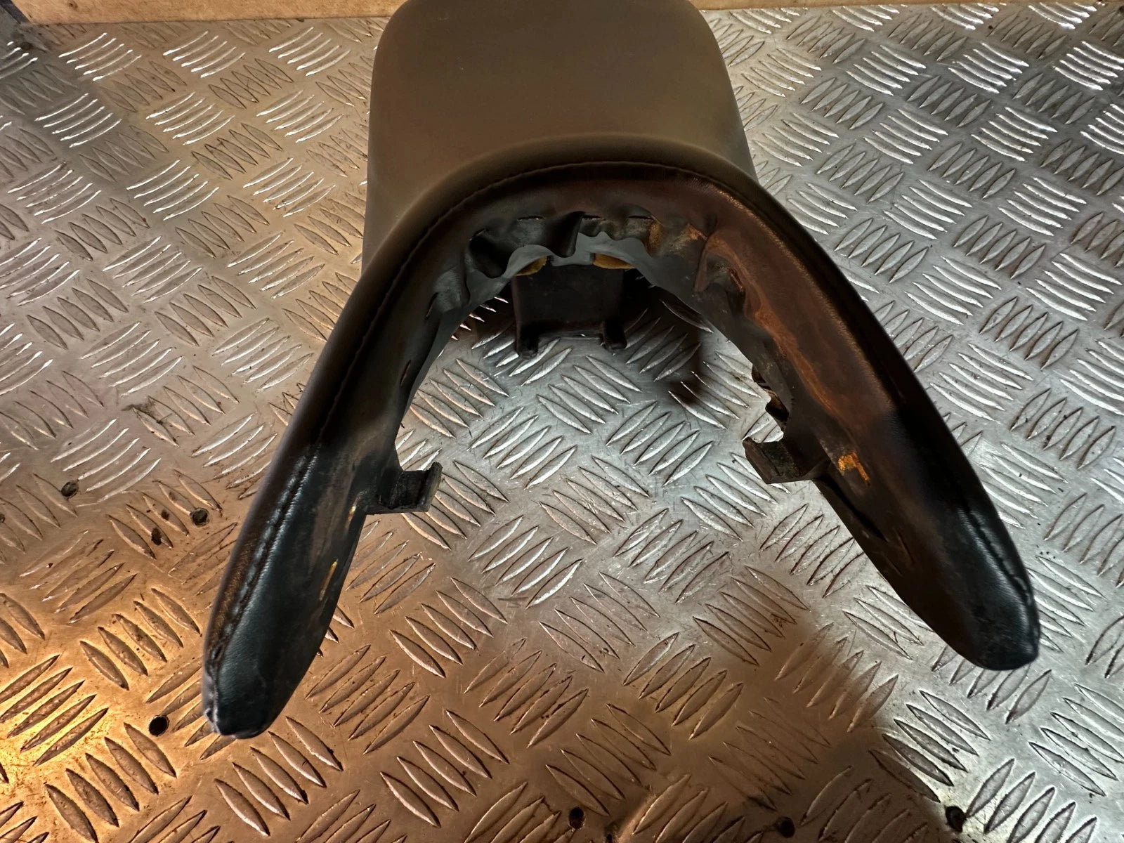 Honda CBR125R  Riders Seat Complete In Excellent Condition 2005 CBR 125