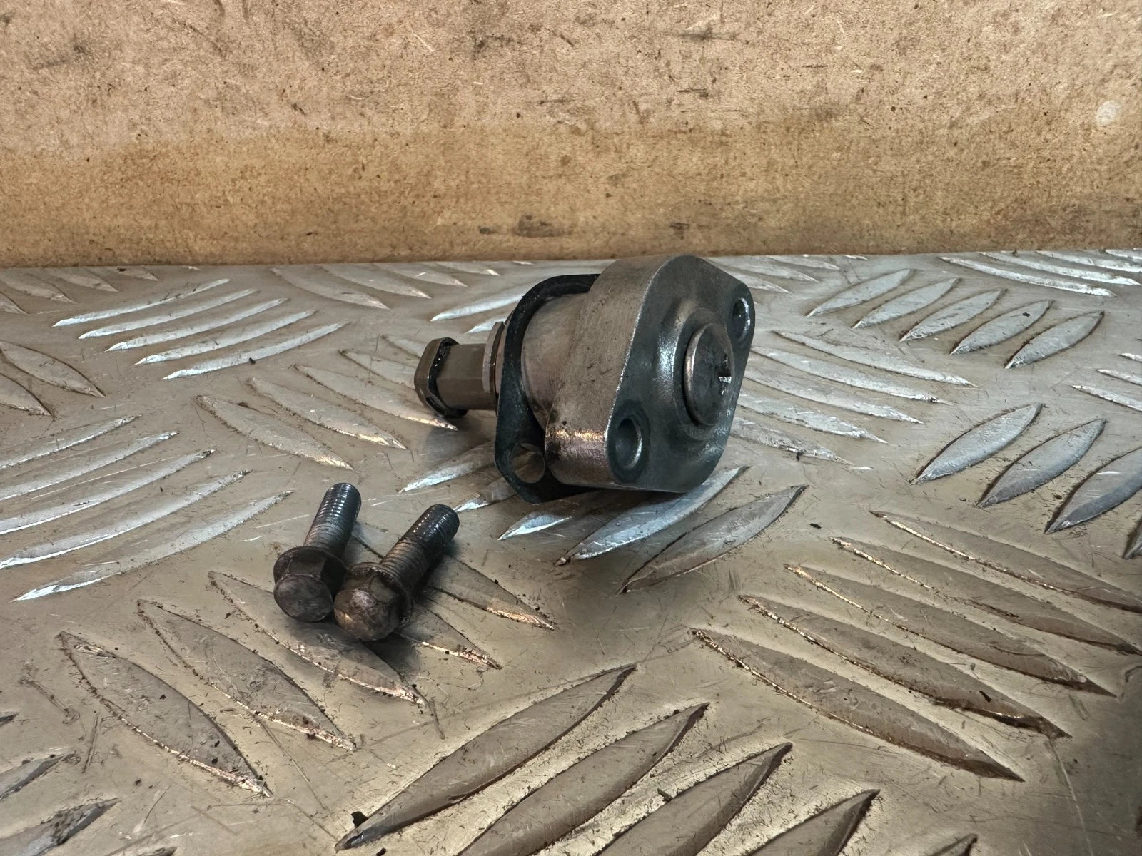 Honda CBR125R Camshaft Cam Chain Tensioner + Bolts Carb Model 2005 CBR 125