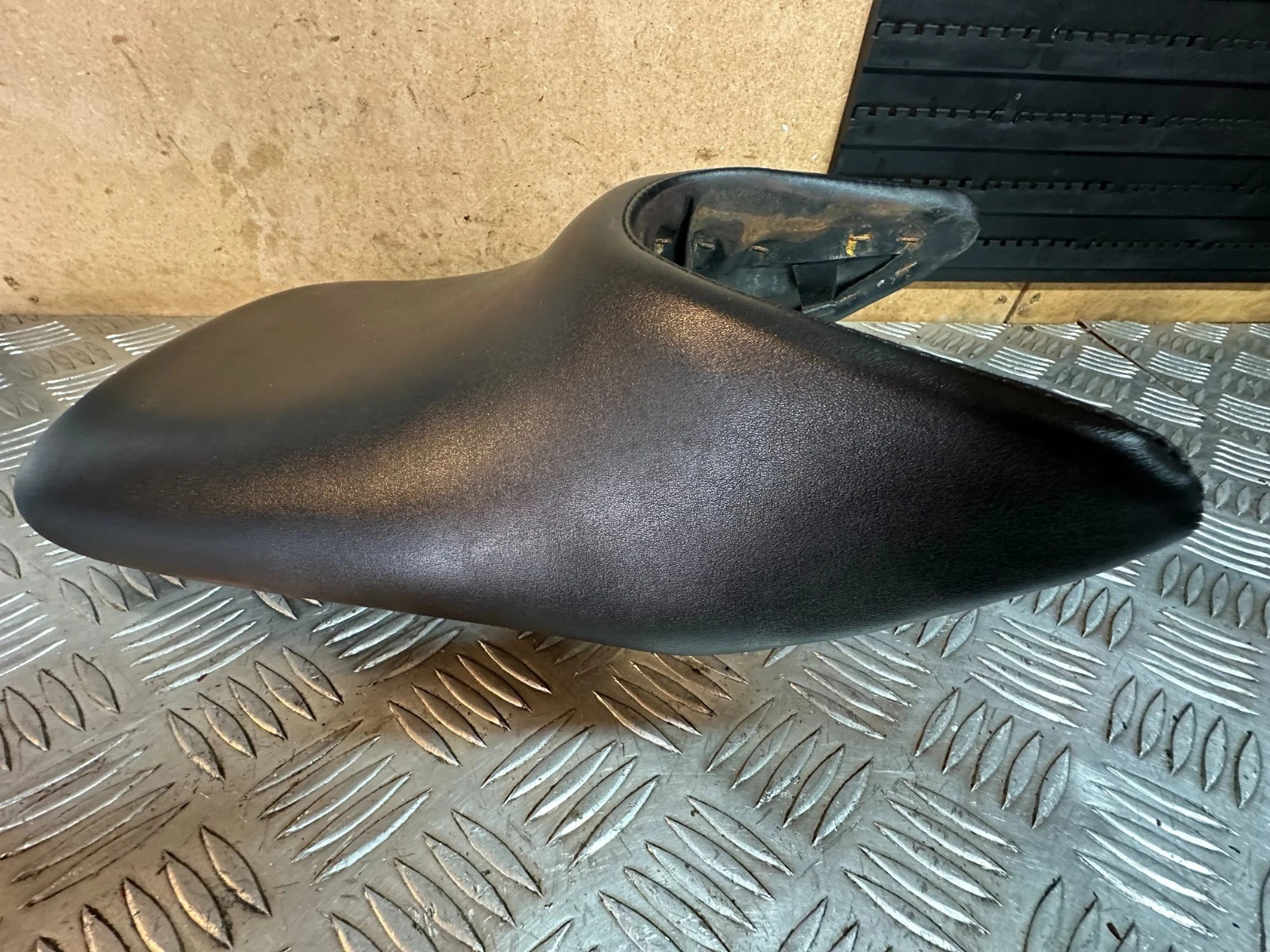 Honda CBR125R  Riders Seat Complete In Excellent Condition 2005 CBR 125