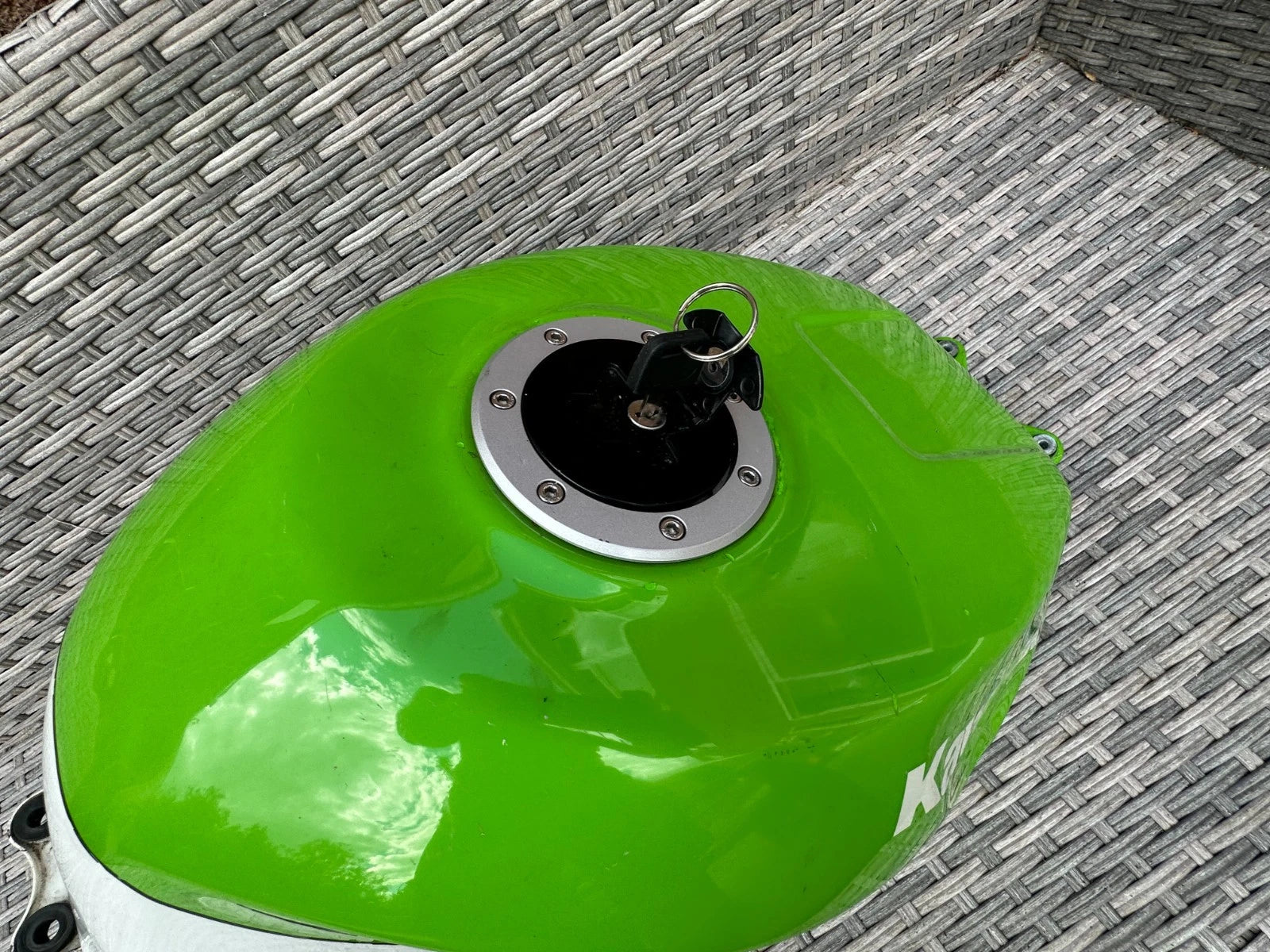 Kawasaki ZX600 Fuel Petrol Gas Tank With Cap & Key F2 F3 1996 Ninja ZX6R