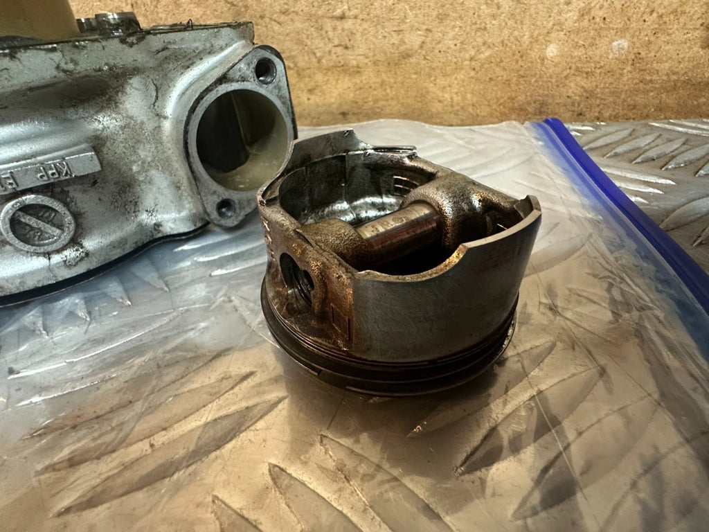 Honda CBR125R Engine Cylinder Barrel & Piston VGC Carb Model CBR125 2005 CBR 125