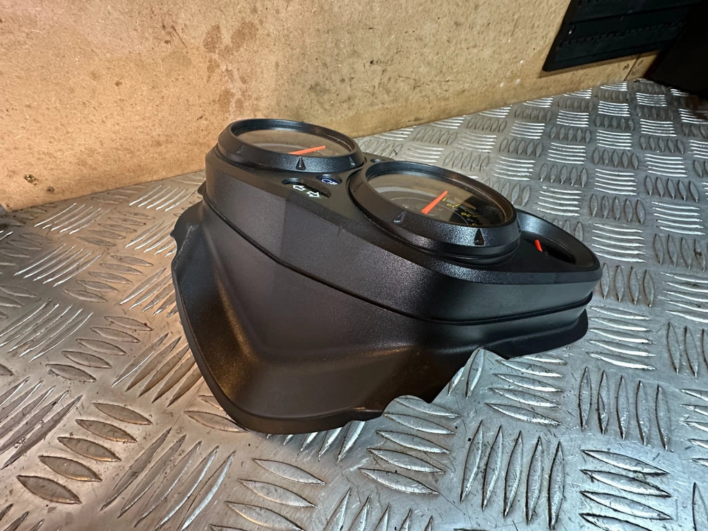 Honda CBR125R Clocks Dash Speedo Tacho 2005 CBR 125