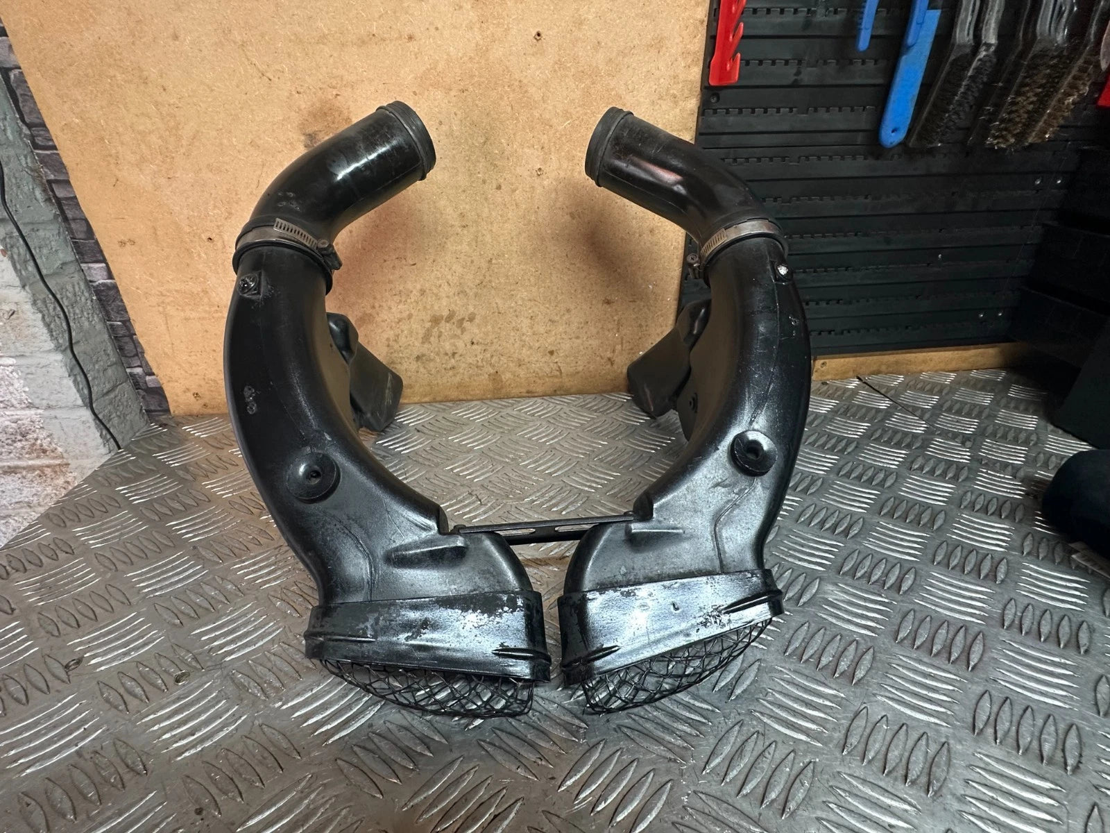 Kawasaki ZX600 Ram Air Intake Ducts Scoops Front Pair F2 F3 1996 Ninja ZX6R
