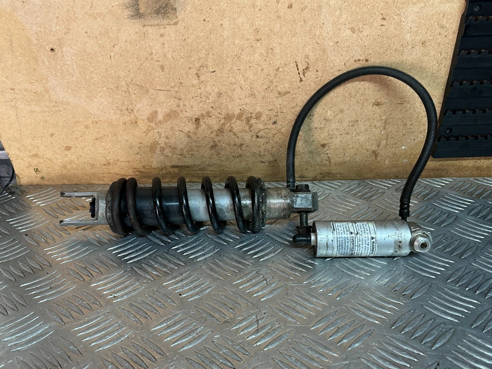 Kawasaki ZX600 Rear Shock Absorber Suspension ZX6 ZXR 1996 ZX600R