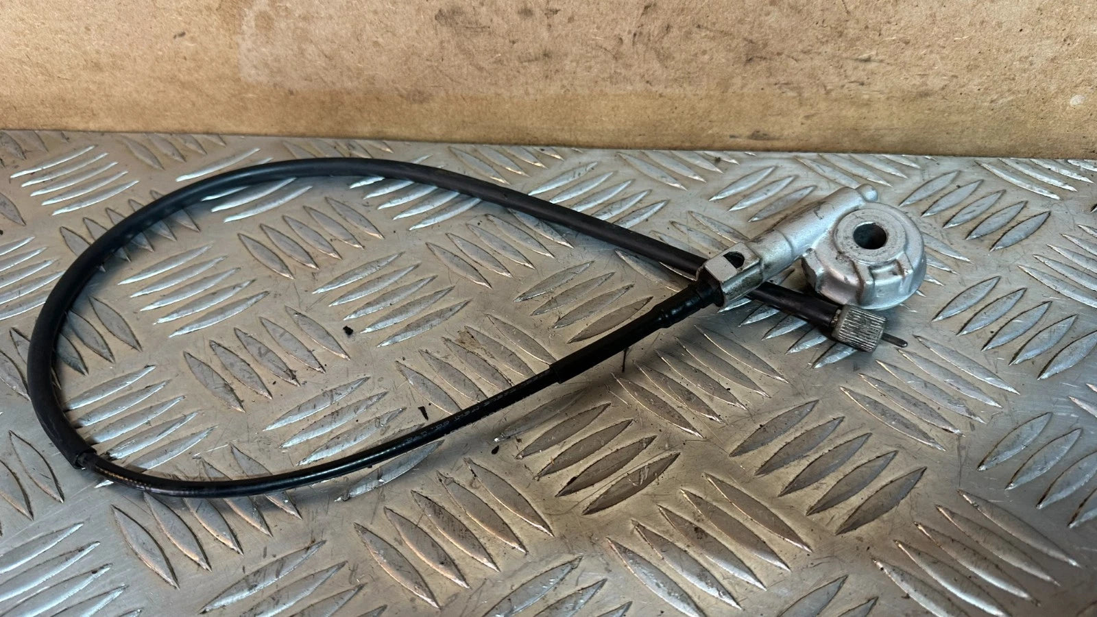 Honda CBR125R Speedo Speedometer Drive + Cable Carb Model CBR125 2005 CBR 125