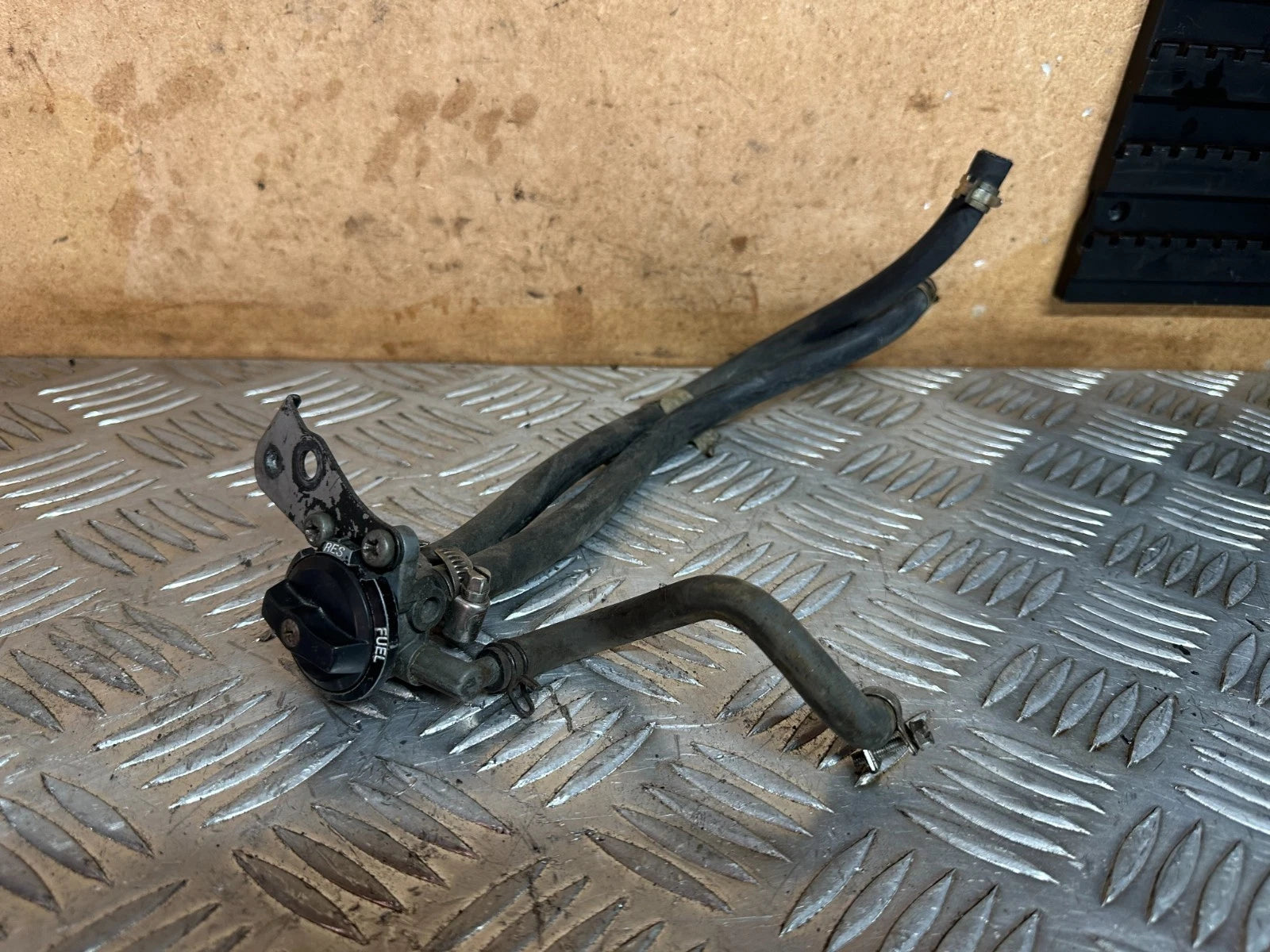 Kawasaki ZX600 Fuel Tap Petlock With Pipes & Mount Plate F2 1996 Ninja ZX6R