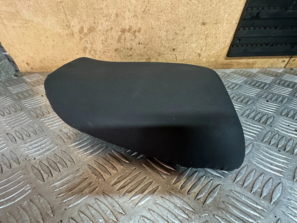 Kawasaki ZX600 Rear Seat Pillion Passenger Good Condition F2 1996 Ninja ZX6R